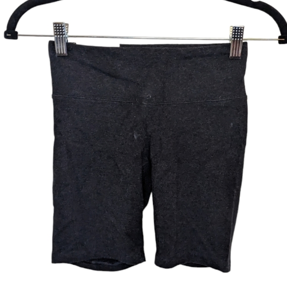 NWT Aritzia TNA Gray Equator 7" Shorts XXS Mid Rise 🌞 - Picture 2 of 9